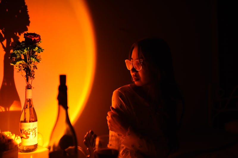 빛샘 현상 확인을 위한 어두운 방 환경 설정