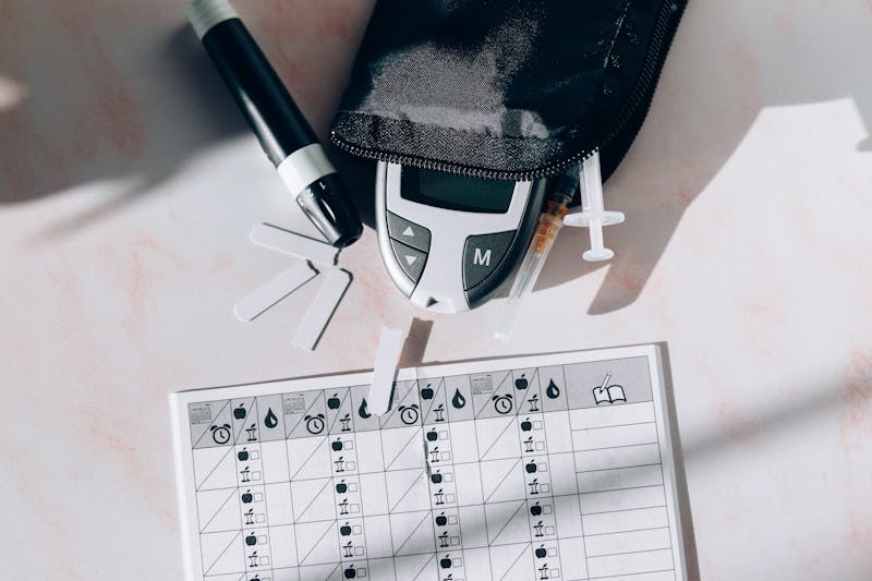 solid color test patterns red green blue white black for monitor defect detection, grid layout