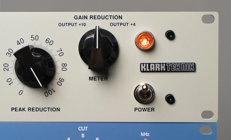 audio settings interface in video conferencing app, comparing microphone input versus system audio output levels