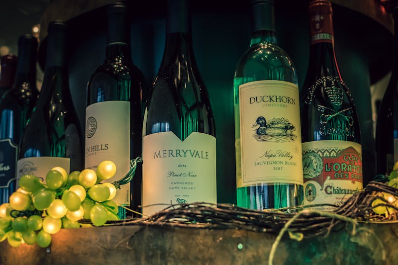 écran ordinateur affichage fond blanc pur pixel mort noir central diagnostic visuel