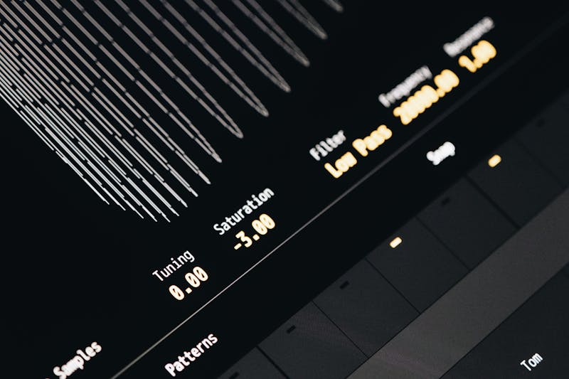 audio waveform comparison clean voice vs noisy background with echo visualization graph