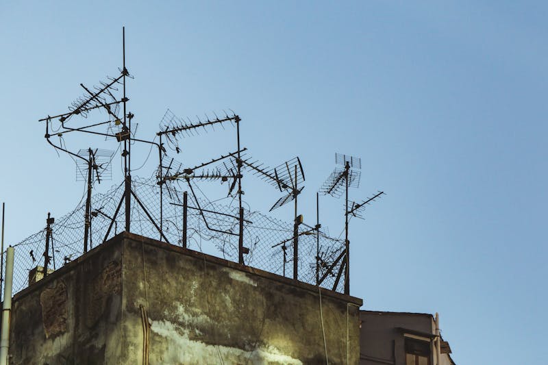 gps signal interference urban canyon buildings