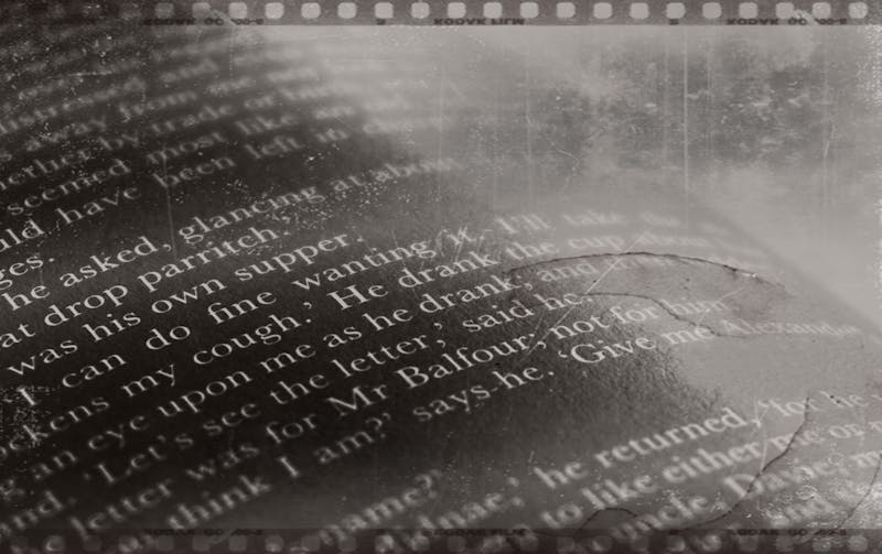 webcam mirror effect test with text paper