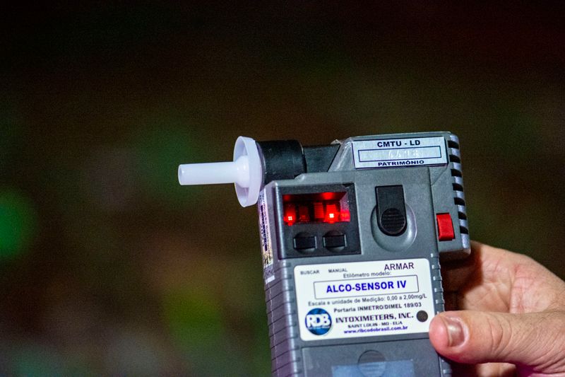 teste sensor luz ambiente lux brilho automático calibração tela