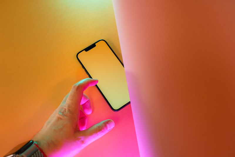 smartphone vibrating closeup haptic feedback technology