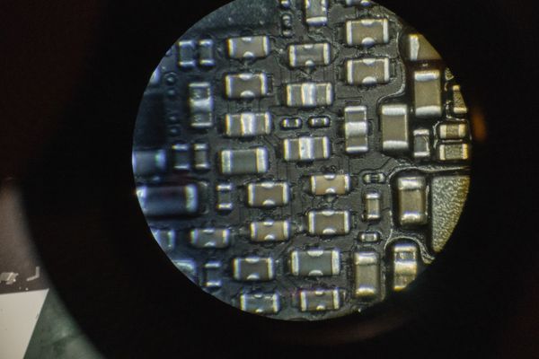 smartphone tablet touchscreen repair diagnostic zoomed