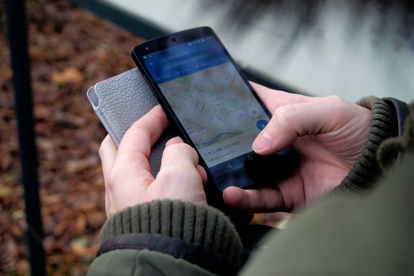 GPS accuracy test mobile device field worker checking coordinates