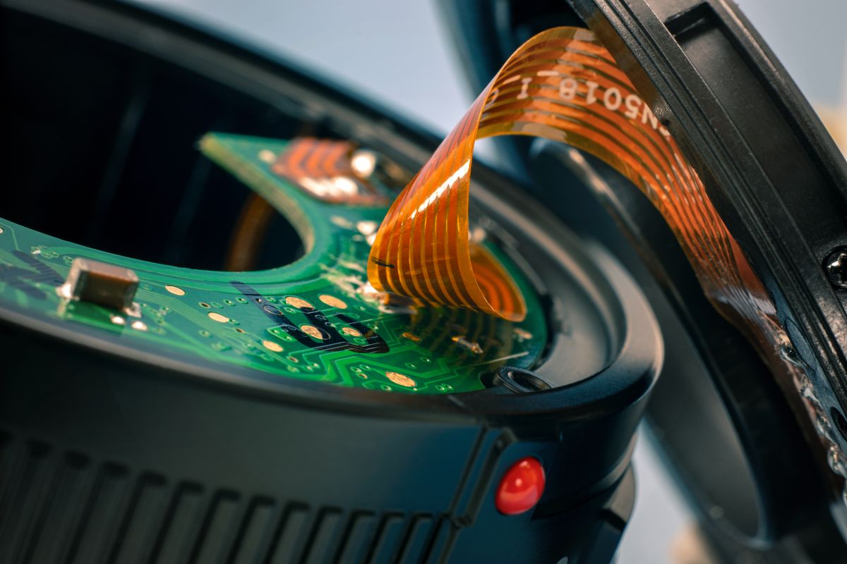 smartphone sensors gyroscope accelerometer internal components technology close-up